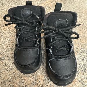 Nike size 7 Child Black Sneakers.